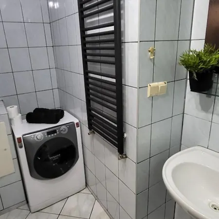 Quiet Basement Appartement Poznań