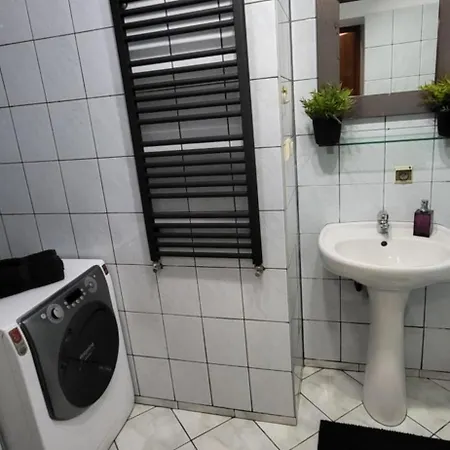 Quiet Basement Appartement Poznań